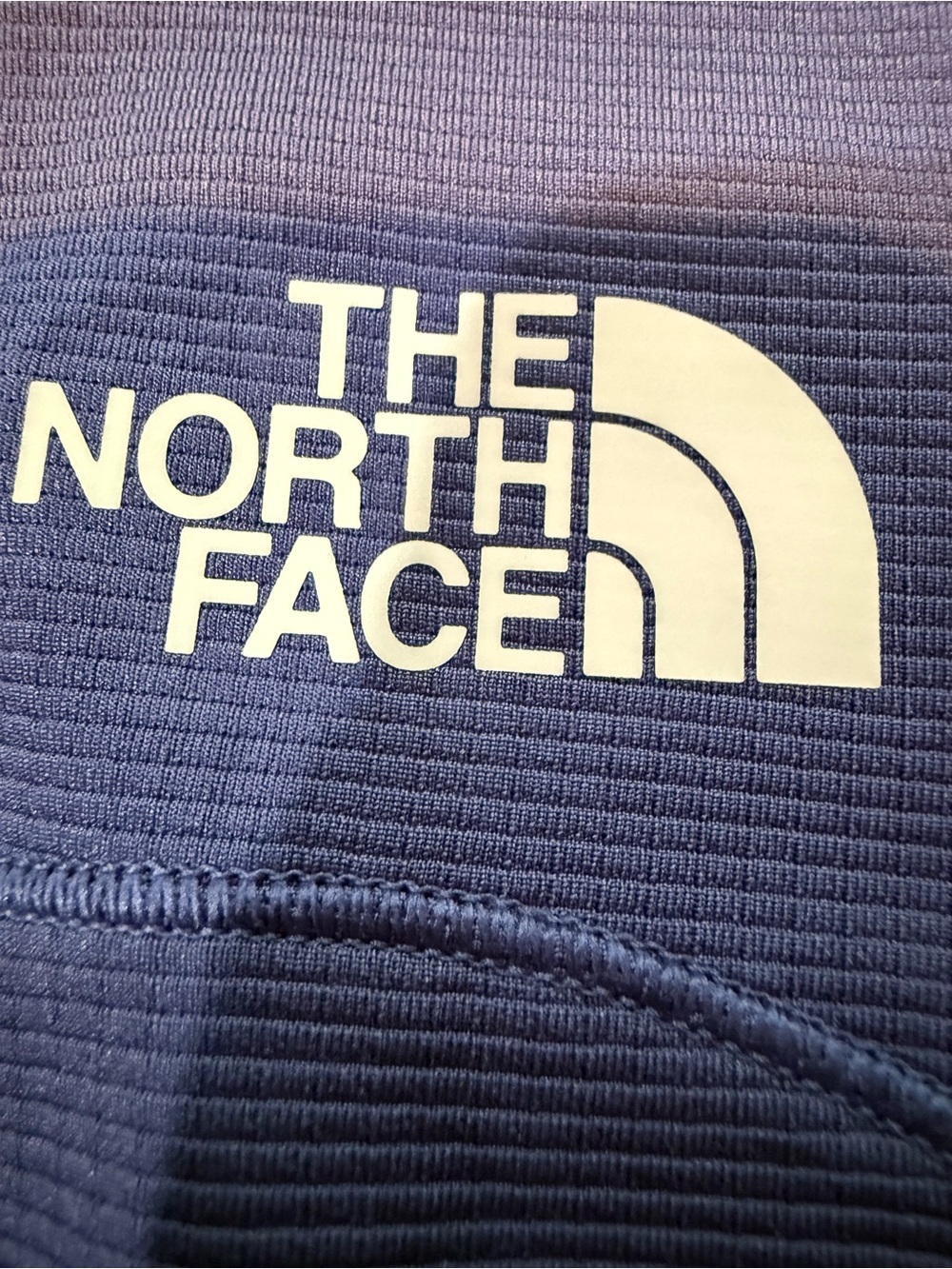 Women Brand New The North Face top size L 3/4 zip,finger holes side phone pocket